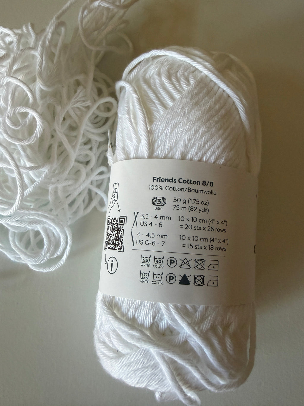 Hobbii Friends Cotton 8/8 - Destash